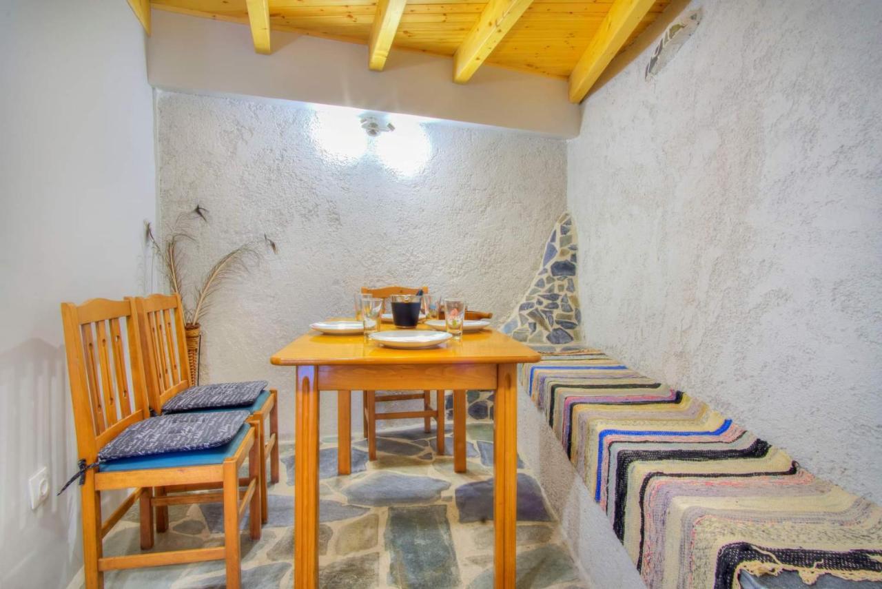 Παραδοσιακό Σπίτι Στο Χωριο Apartment Agioi Deka  Екстериор снимка